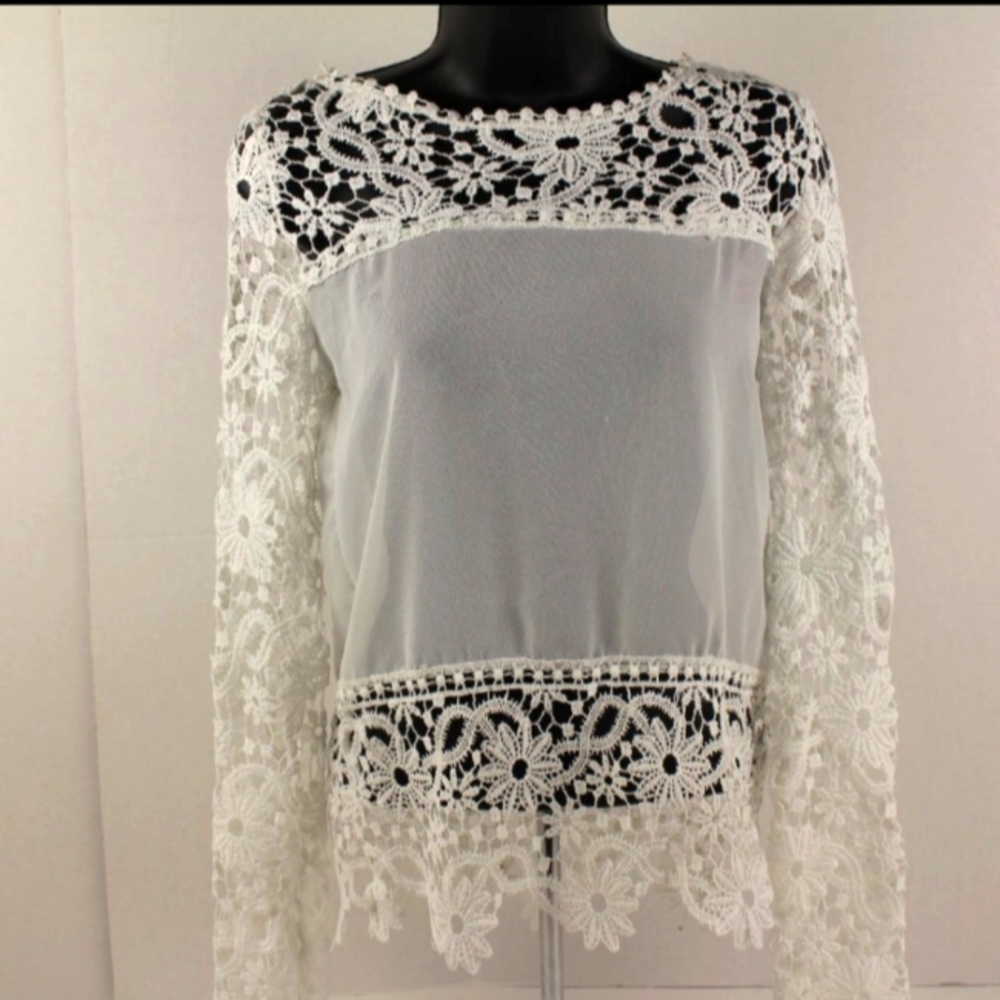 Woman's lace Blouse
